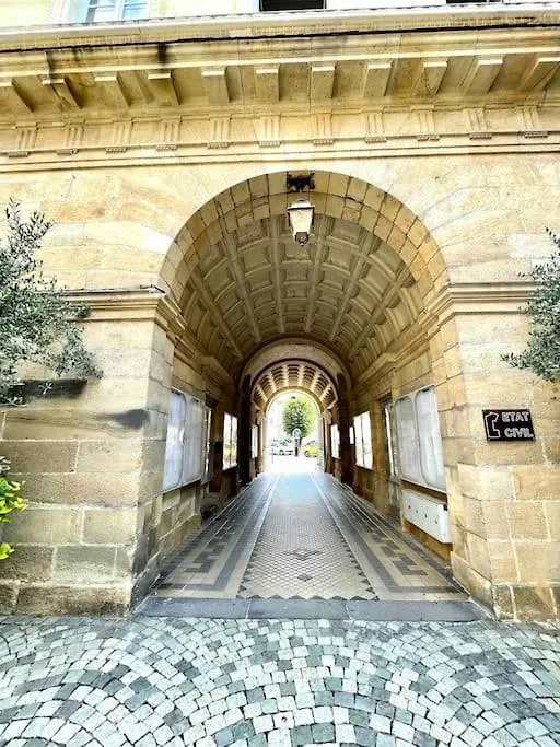 La Maison Des Cours - Wifi - Centre Ville Moulins  Appartement